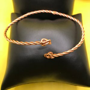 OVERLAP TWIST WRIST CUFF